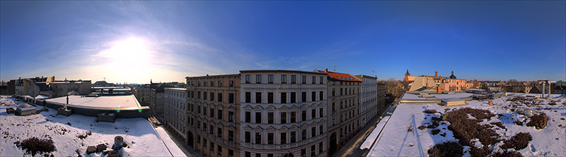 über Halles Dächern